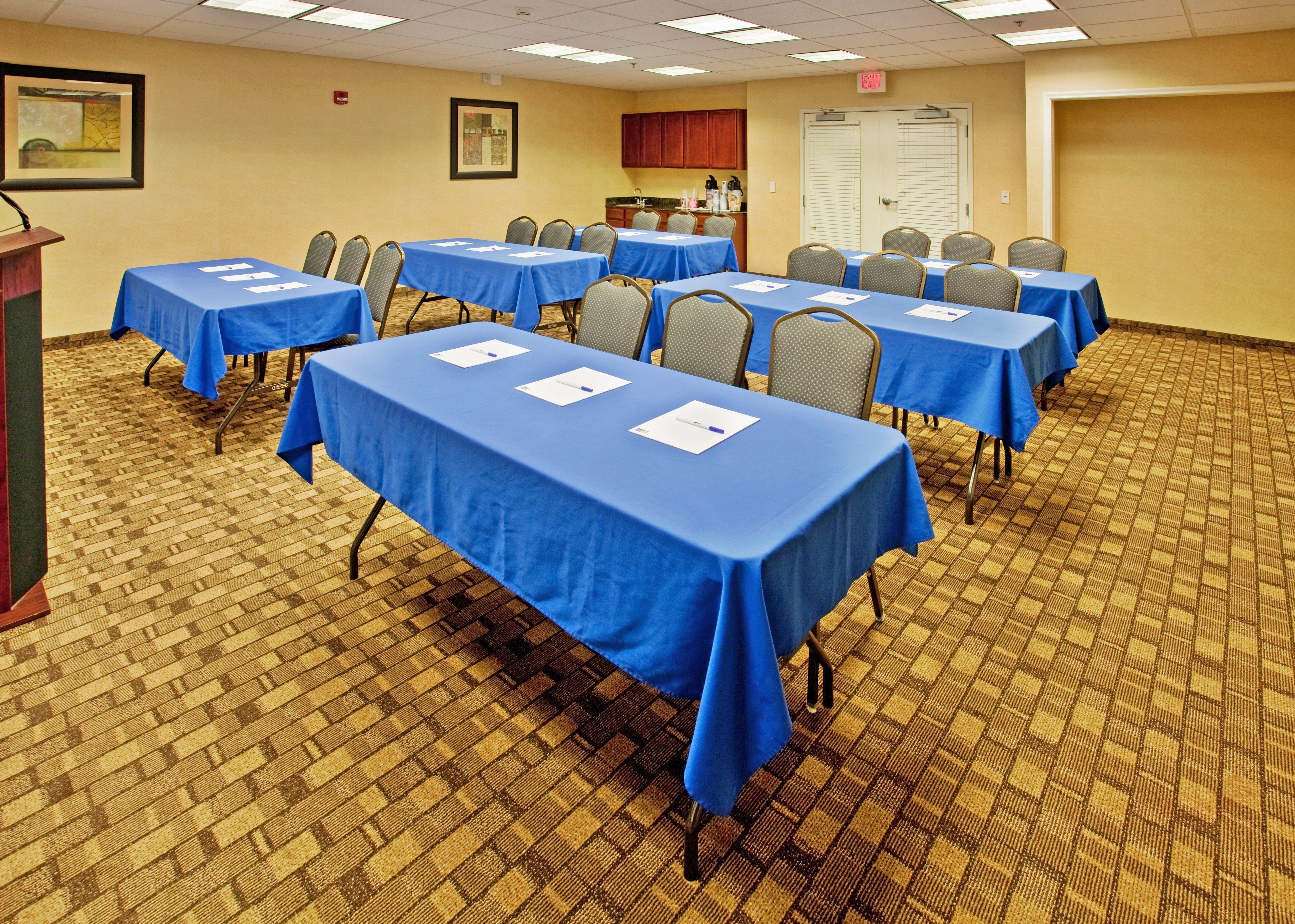 Holiday Inn Express Hotel & Suites Wichita Airport By Ihg Luaran gambar